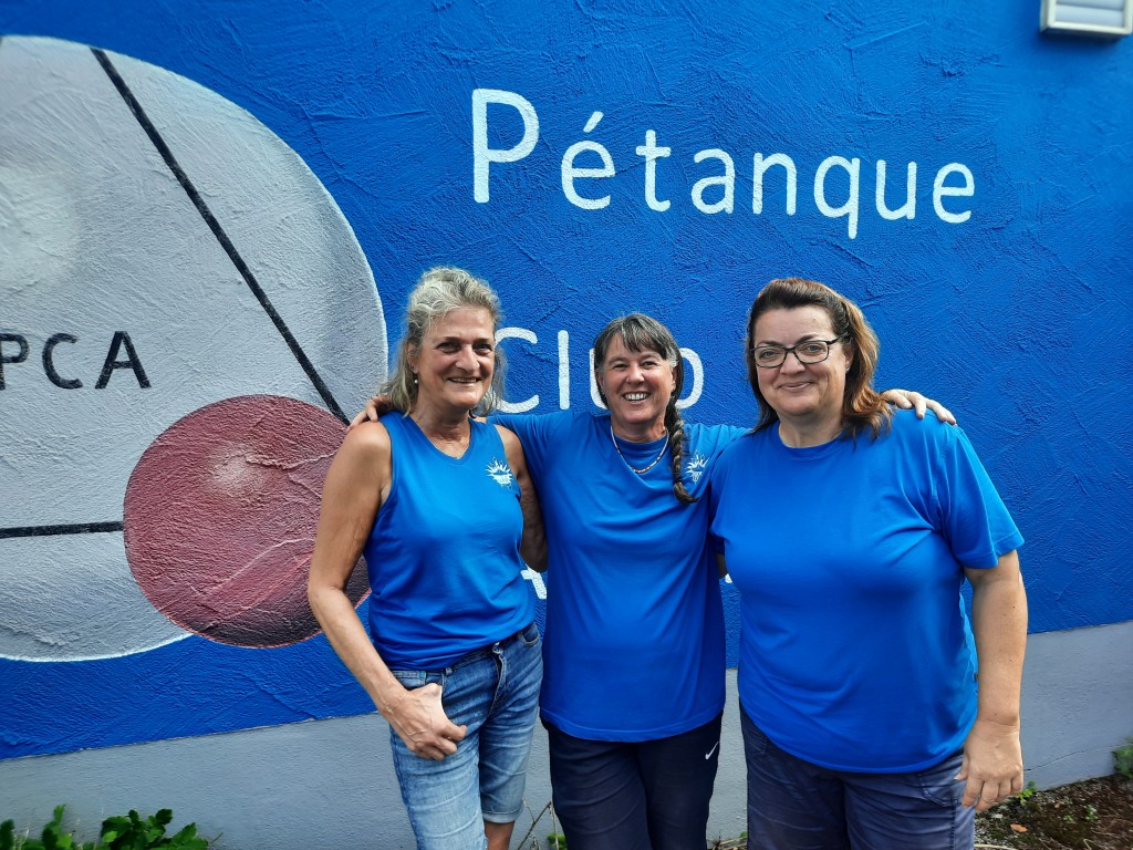 Foto (privat Peter Arndt) von links Gudula Arndt, Regina Weißenberger und Elke Wunderer