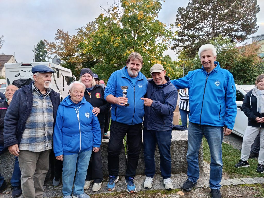 Waldheimbouler mit Pokal 2. Platz Ligapokal